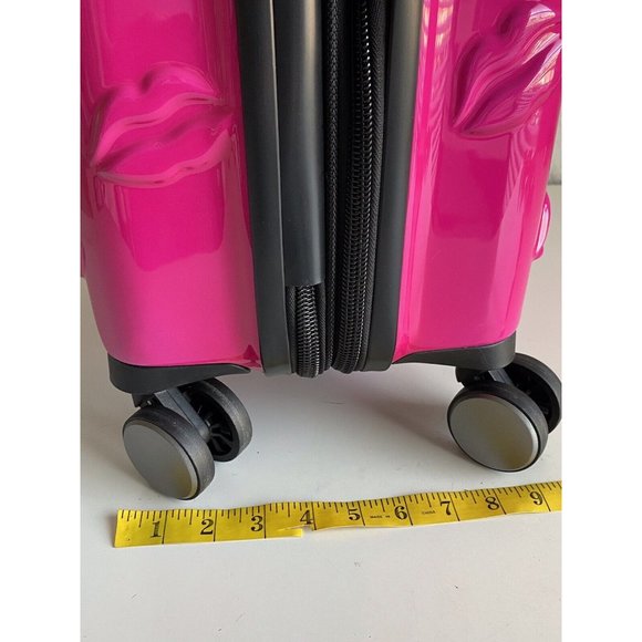 it luggage Bags It Luggage Smooch Kiss Hot Pink Hardside Suitcase Embossed 3d Lips 2 Spinner
